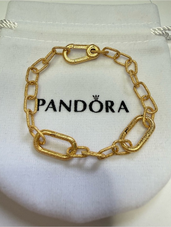 Pandora Jewelry - Pandora Small-Link Chain Bracelet
14k gold plating 7 inch